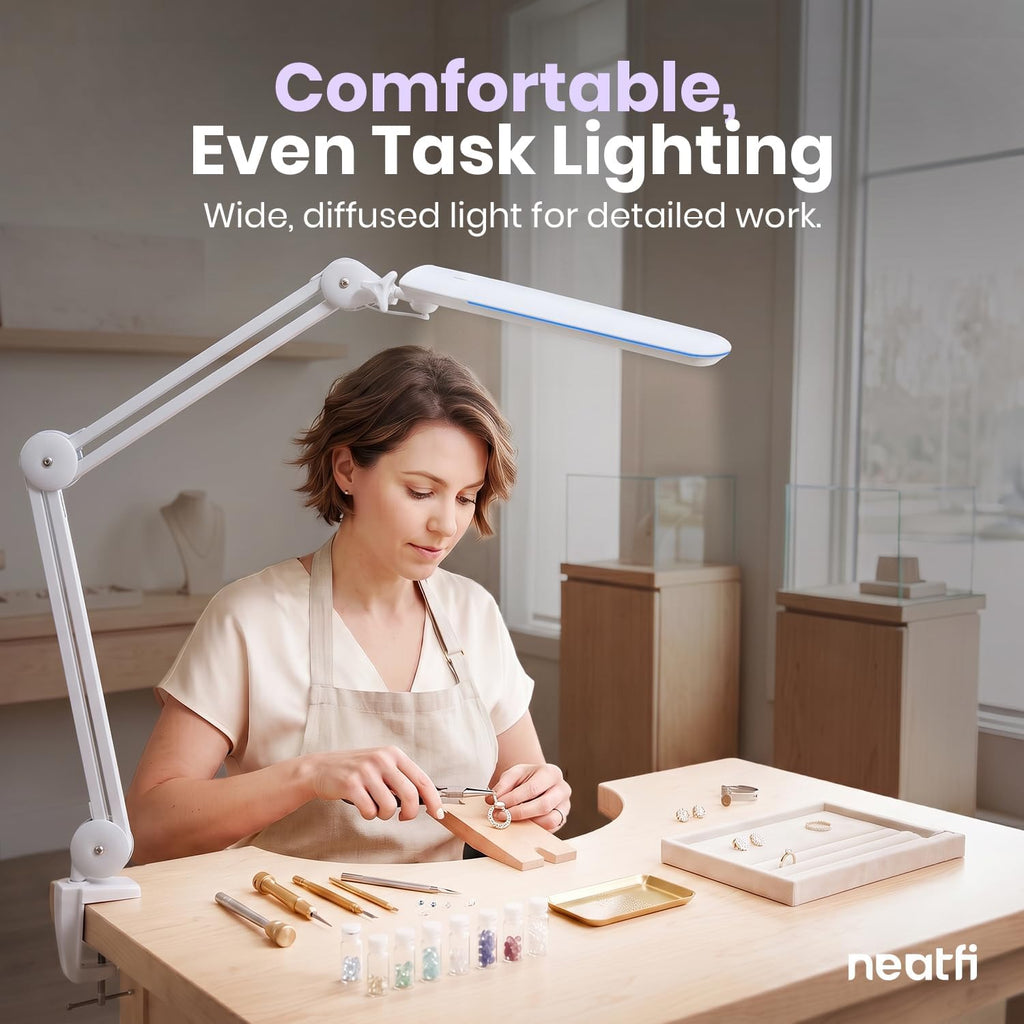 Lámpara LED de escritorio con pinza, cabezal ancho de 20 pulgadas, 2200 lúmenes, luz de trabajo para oficina en casa y manualidades, color negro