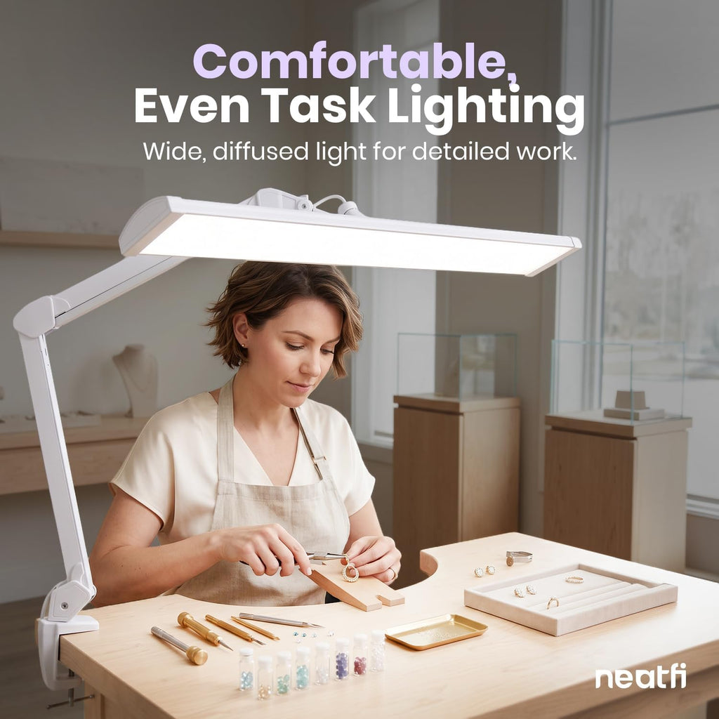 Lámpara LED de escritorio con pinza, cabezal ancho de 20 pulgadas, 2200 lúmenes, luz de trabajo para oficina en casa y manualidades, color negro