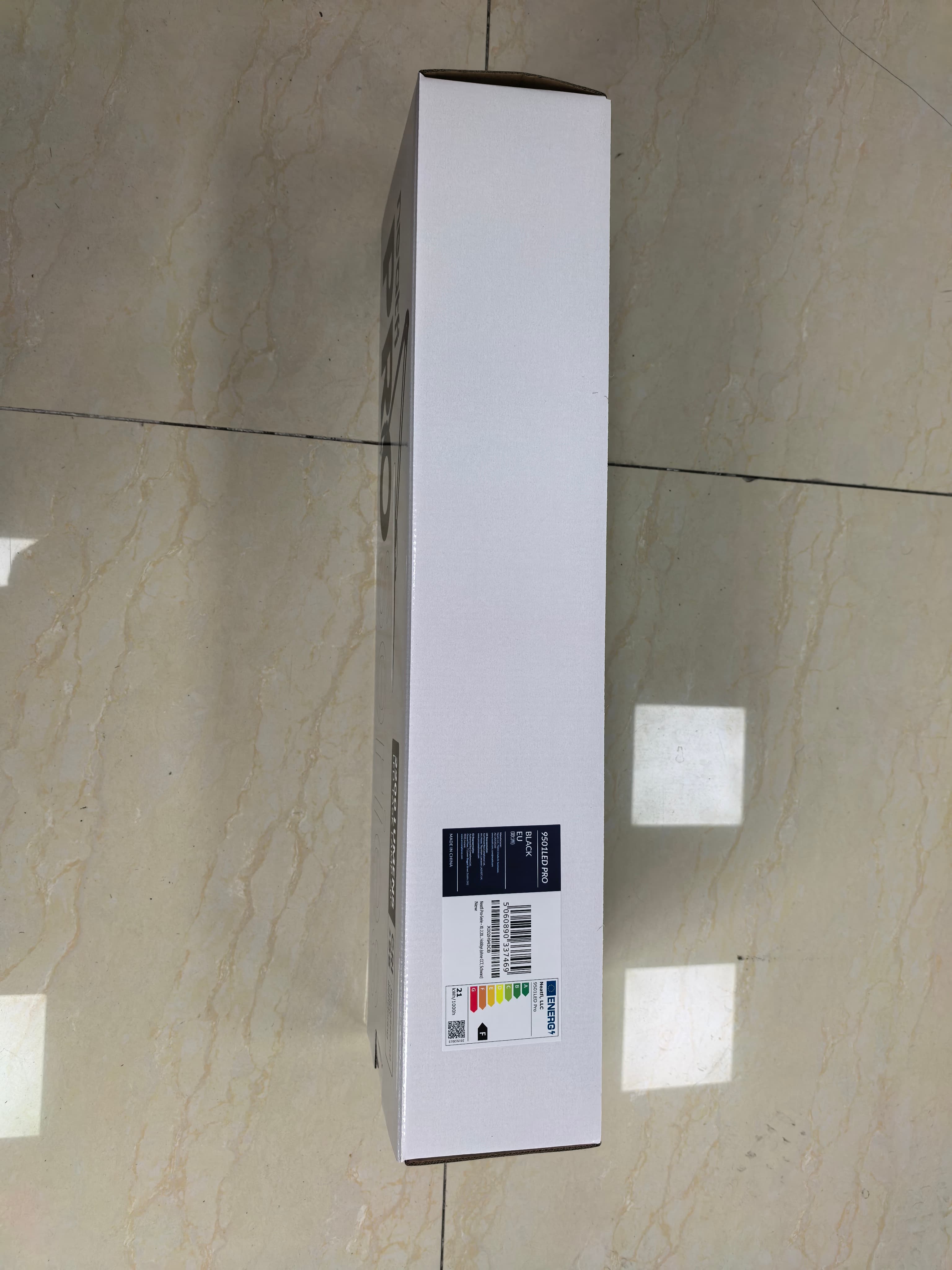 Lámpara de escritorio LED Pro Series de 20” – 2200 lúmenes, CRI 95, luz regulable para hogar, oficina y manualidades, negra